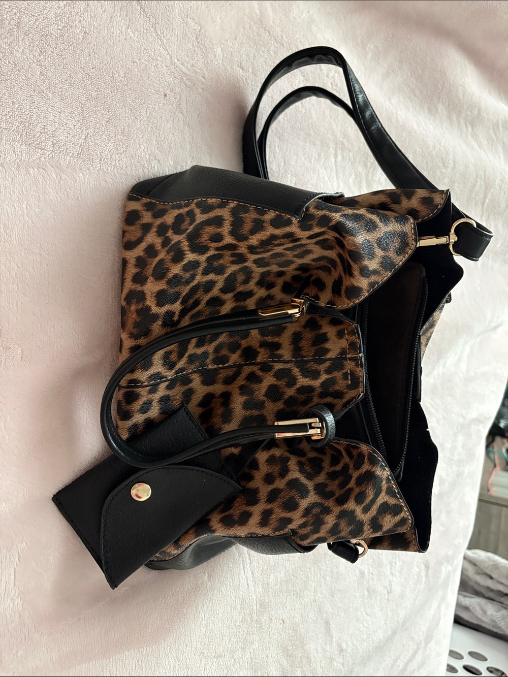 Leopard Print Women’s Tote Bag with Black Trim